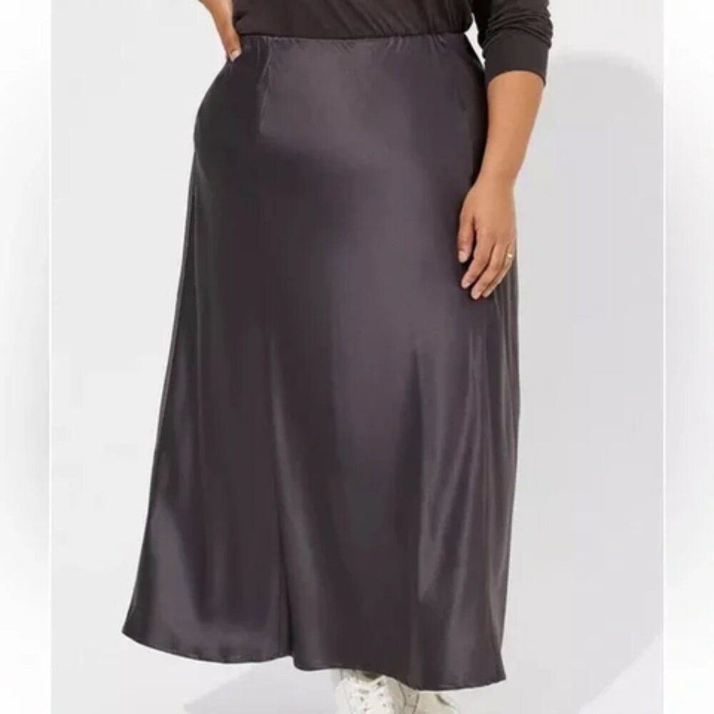Torrid Maxi Stretch Satin Bias Maxi Skirt - Picture 3 of 5